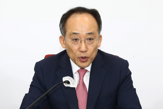 추경호 국민의힘 원내대표가 3일 국회 본회의에서 채상병 특검법을 상정, 표결을 진행하면 필리버스터(무제한 토론) 대응을 하겠다고 말했다. 사진은 추 원내대표가 3일 서울 여의도 국회에서 가진 현안 관련 기자간담회에서 민주당의 검사 탄핵소추안 발의와 관련해 발언하는 모습. /사진=뉴스1