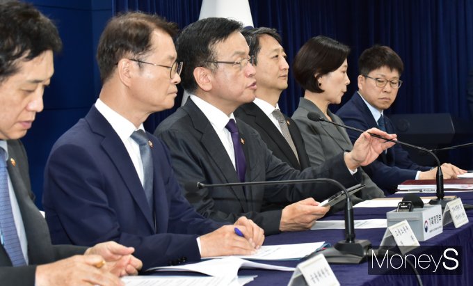 [머니S포토] 최상목 