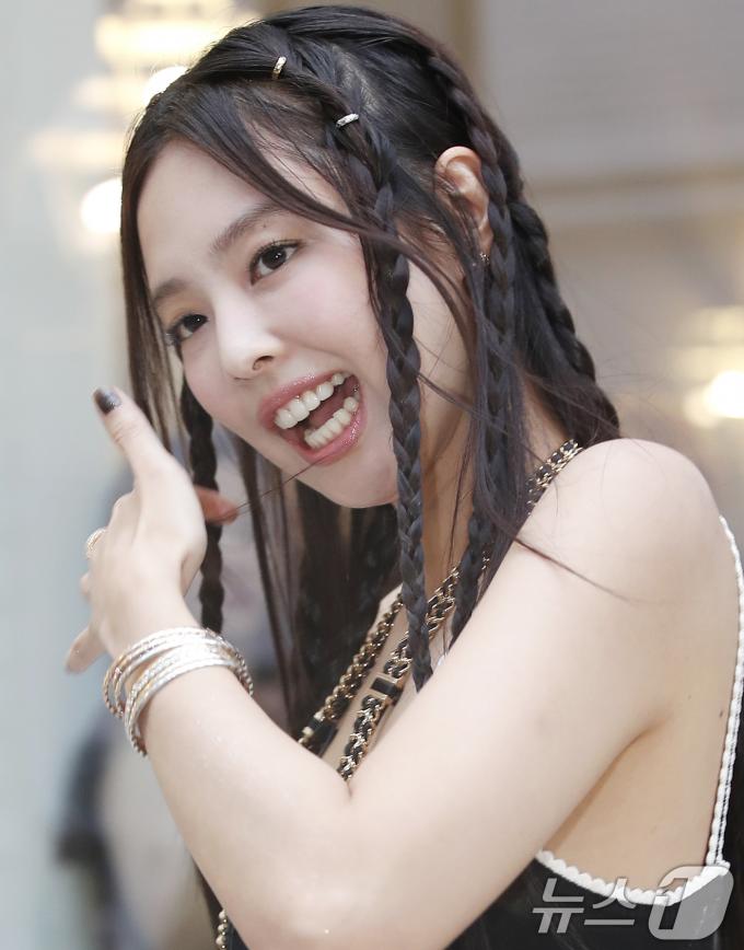 [사진] 제니, 러블리 젠득이