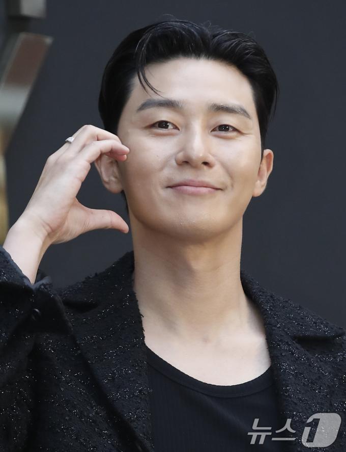 [사진] 박서준, 반가운 하트