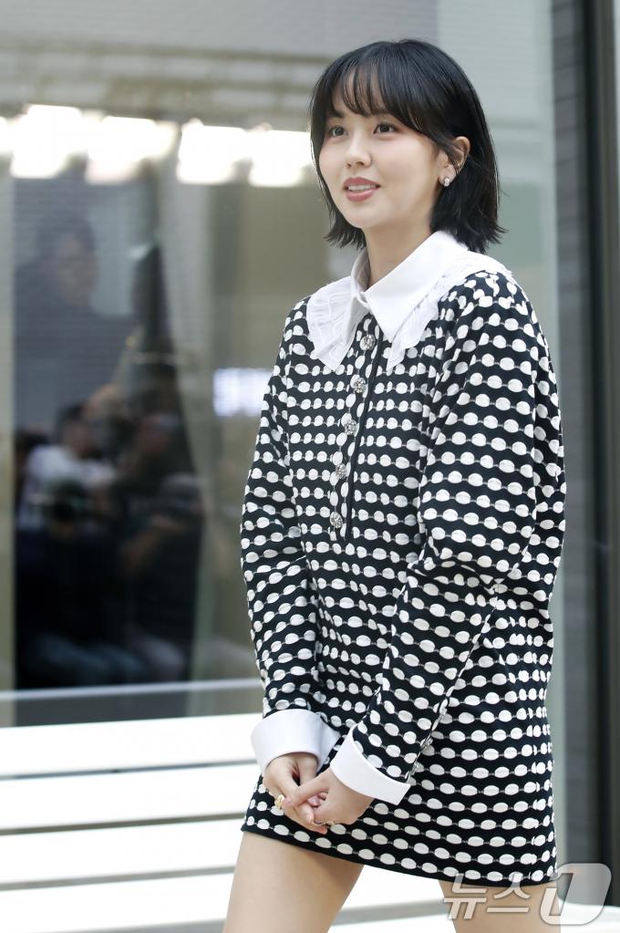 [사진] 김소현, 소녀 미소