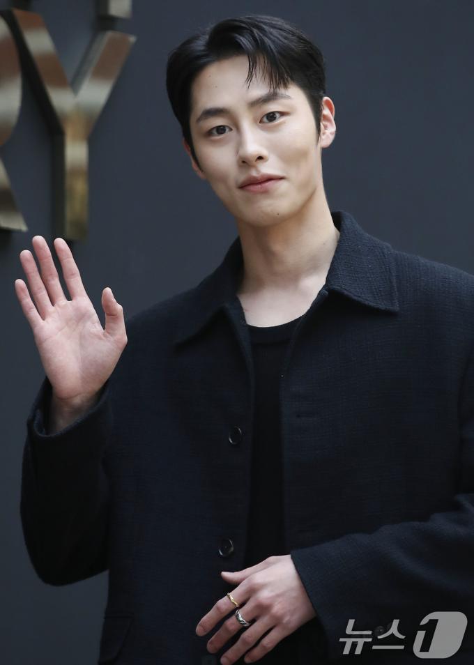 [사진] 이재욱, 부드러운 미소