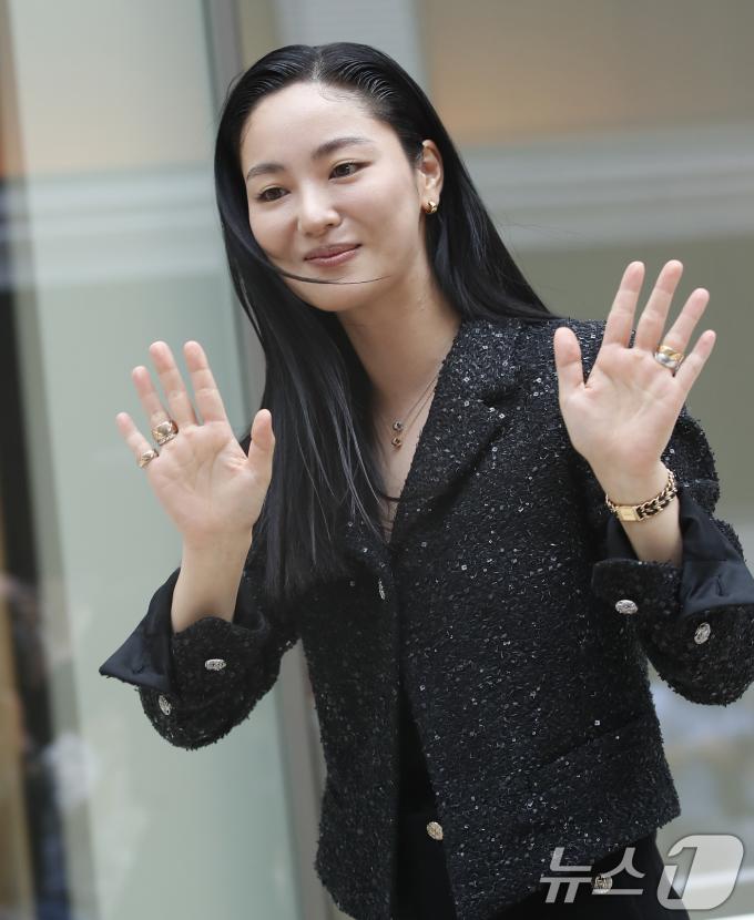 [사진] 전여빈, 향기로운 미소