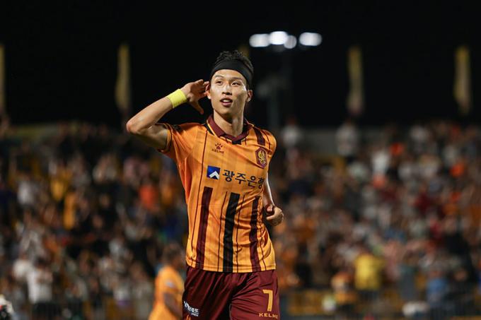광주 FC 엄지성이 잉글랜드 챔피언십 스완지시티로 이적한다. (광주 제공)