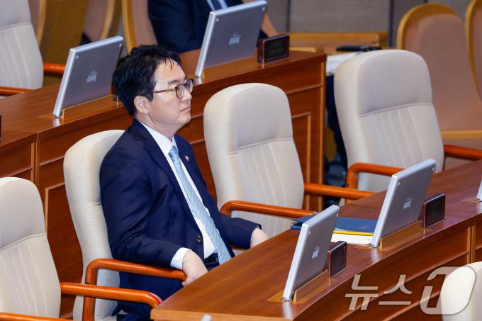 [사진] 해병대원 특검법 무제한 토론 보는 심우정 차관