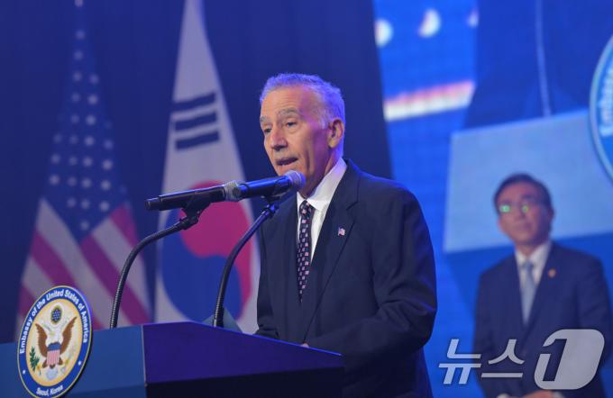 [사진] 미국 독립기념일 행사 기념사하는 주한미국대사