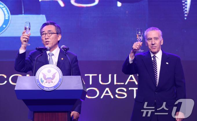 [사진] 한미 건배 제의