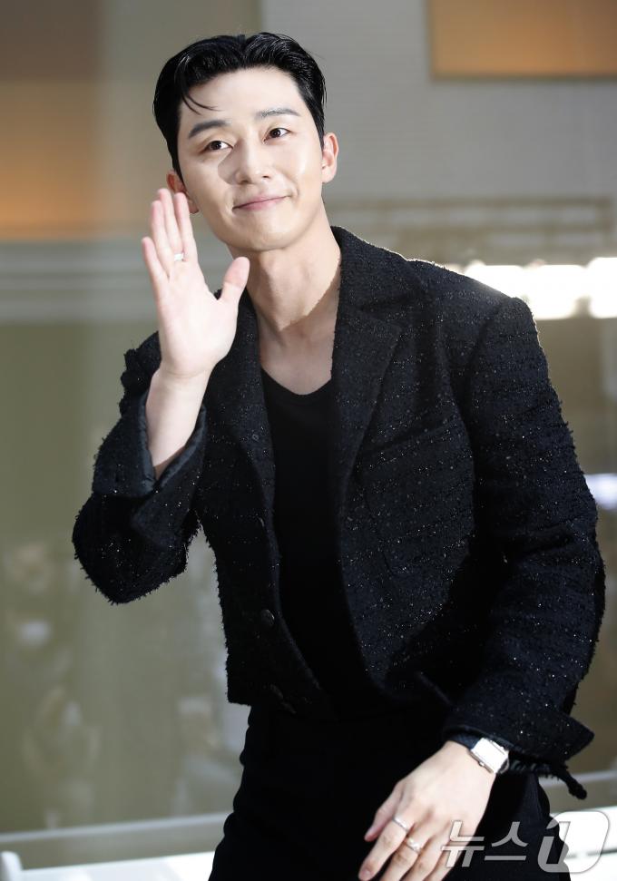 [사진] 박서준, 달콤 인사