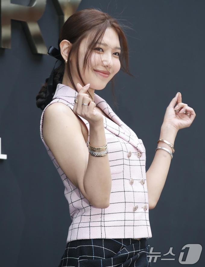 [사진] 최수영, 곱게 땋은 머리