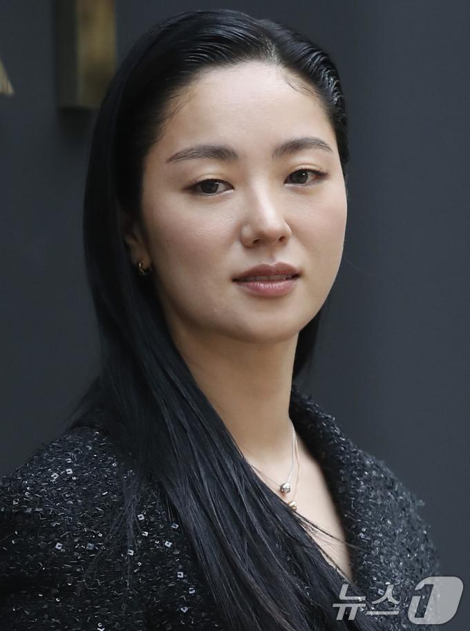 [사진] 전여빈, 매혹적인 눈빛