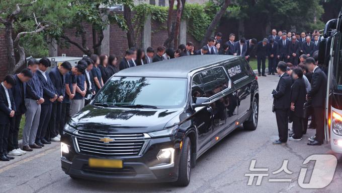 [사진] 서울 시청역 돌진사고 희생자 발인식 엄수