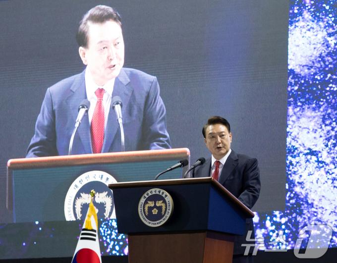 [사진] 윤석열 대통령, 자유총연맹 창립 기념식 축사