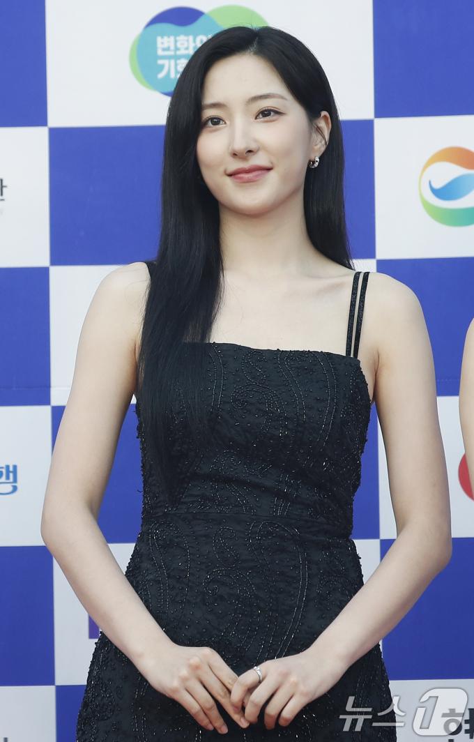 [사진] 우주소녀 은서, 배우 손주연으로 BIFAN 나들이