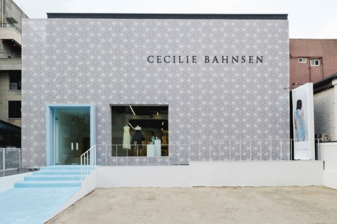 덴마크 디자이너 브랜드 세실리에 반센(CECILIE BAHNSEN)의 국내 첫 공식 팝업스토어가 오는 6일 열린다. 사진은 도산 팝업스토어 외부. /사진=신세계인터내셔날