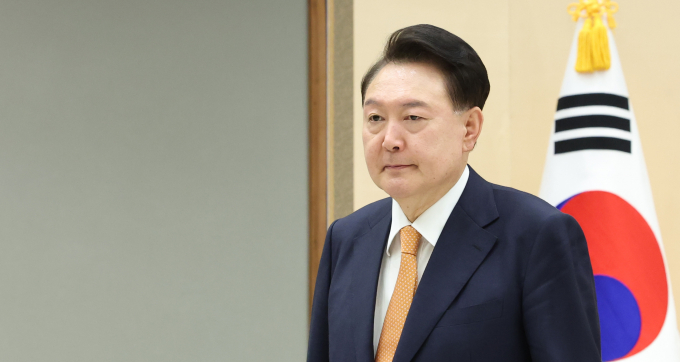 지난해 9월 용산 대통령실 이전에 87억원의 예비비를 사용한 것이 확인되면서 이전 비용이 640억원을 넘었다. 사진은 지난 3일 윤석열 대통령과 서울 용산 대통령실 청사. /사진=뉴시스 