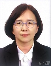 국회사무처 입법차장과 사무차장에 각각 임명된 진선희 국회 보건복지위원회 수석전문위원.(국회사무처 제공)