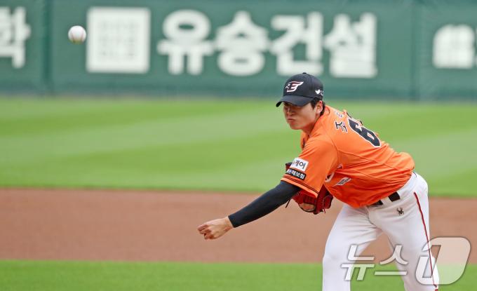 [사진] 역투하는 퓨처스 올스타 북부 선발 조동욱