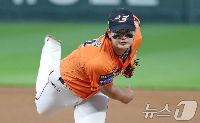 [사진] 역투하는 김서현