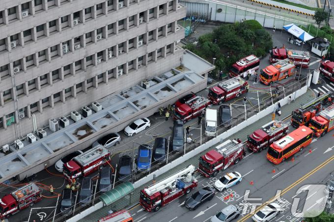 [사진] 한국철도공사 서울본부 원인 미상 화재 발생