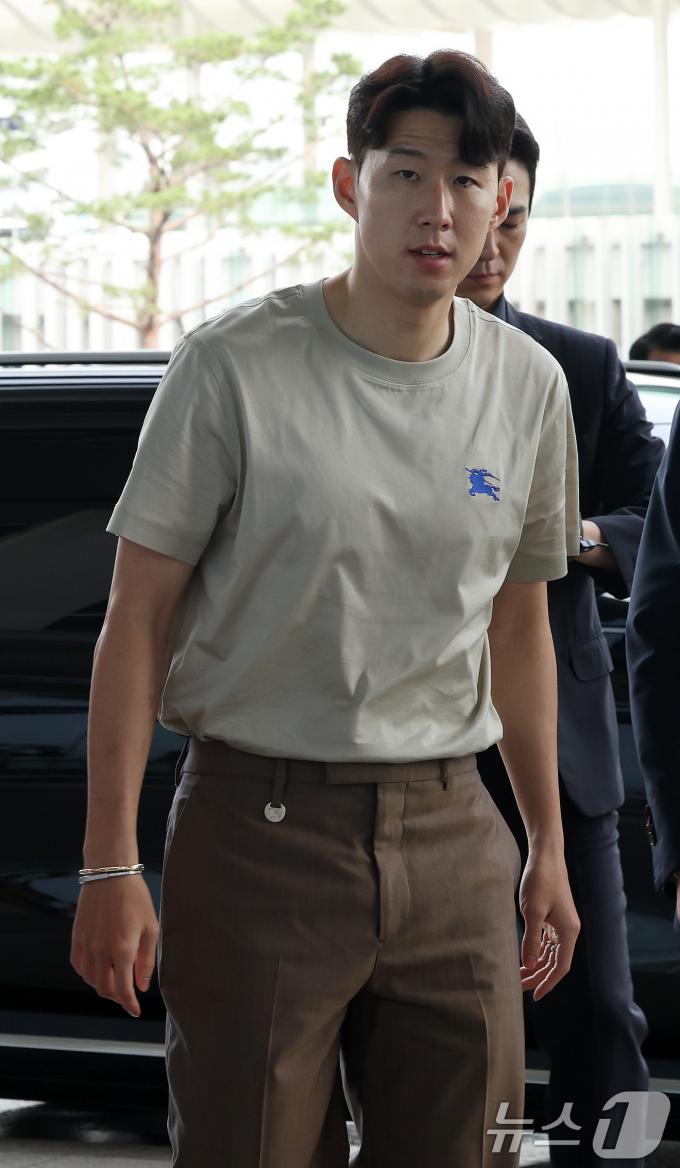 [사진] 소속팀 복귀하는 손흥민