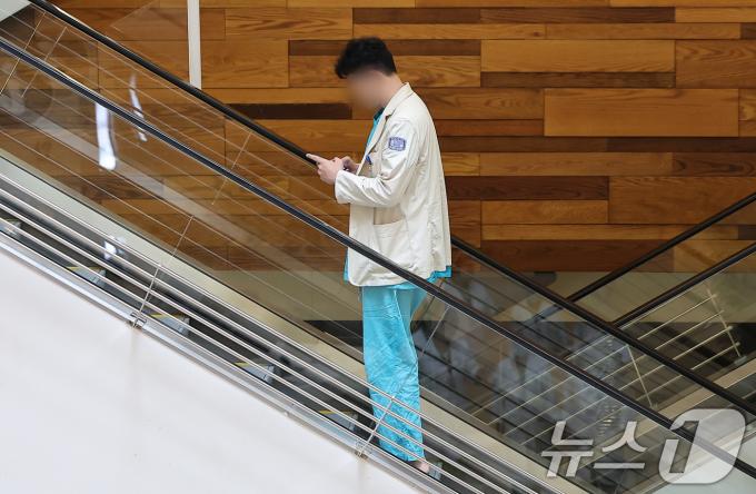 [사진] 정부의 사직서 수리 금지 명령 철회에도…부담스러워 하는 병원들