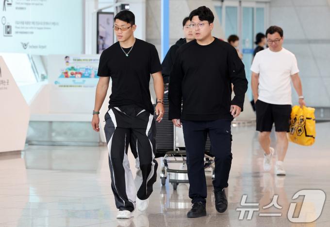 [사진] 소속팀 복귀 위해 출국하는 황희찬