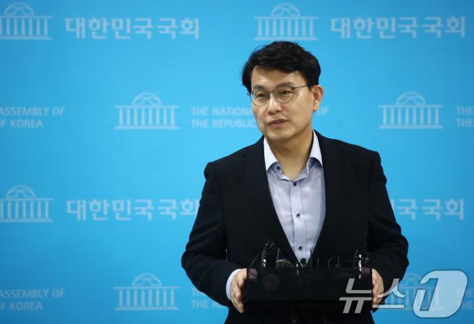 [사진] 윤상현 '당정 갈등 재현은 공멸의 지름길'