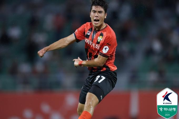 강원의 정한민(한국프로축구연맹 제공)