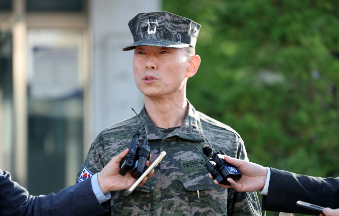 경북경찰청이 임성근 전 사단장 등 3명에 대해서는 혐의를 인정하기 어려워 불송치 결정했다고 밝혔다. 사진은 임 전 사단장이 지난 5월14일 경북 경산시 경북경찰청 형사기동대에서 ‘채상병 순직 사건’ 관련 피의자 신분으로 22시간 동안의 밤샘 조사를 마치고 나오는 모습. /사진=뉴시스