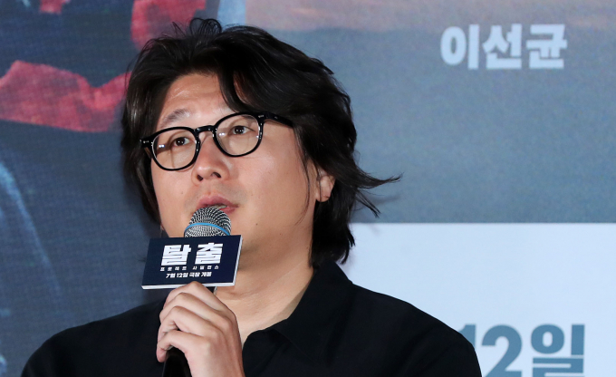 김태곤 감독이 8일 오후 서울 용산구 CGV 용산아이파크몰에서 열린 영화 '탈출: 프로젝트 사일런스'(감독 김태곤) 언론시사회에 참석해 故 이선균을 언급했다. /사진=뉴시스