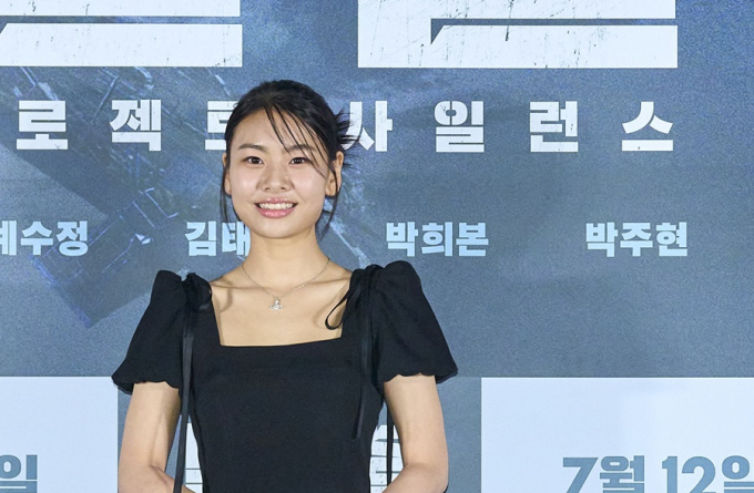 배우김수안이 지난 8일 오후 서울 용산CGV에서 열린 '탈출: 프로젝트 사일런스' 기자간담회에 참석해 함께 호흡한 이선균 배우를 추억했다. /사진=CJ E&M 제공