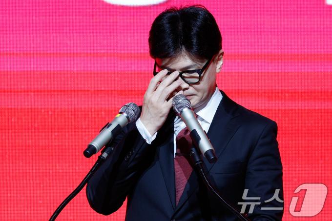 한동훈 국민의힘 당대표 후보가 8일 광주 서구 김대중컨벤션센터에서 열린 국민의힘 제4차 전당대회 광주?전북?전남?제주 합동연설회에 참석해 정견 발표를 하고 있다. 2024.7.8/뉴스1 ⓒ News1 안은나 기자