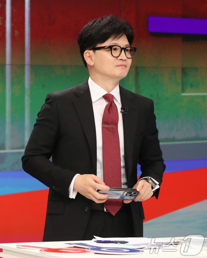 [사진] TV토론회 앞둔 한동훈