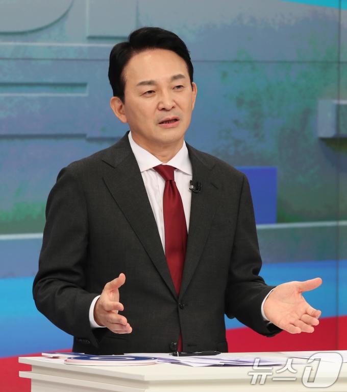 [사진] TV토론회 참석한 원희룡 후보