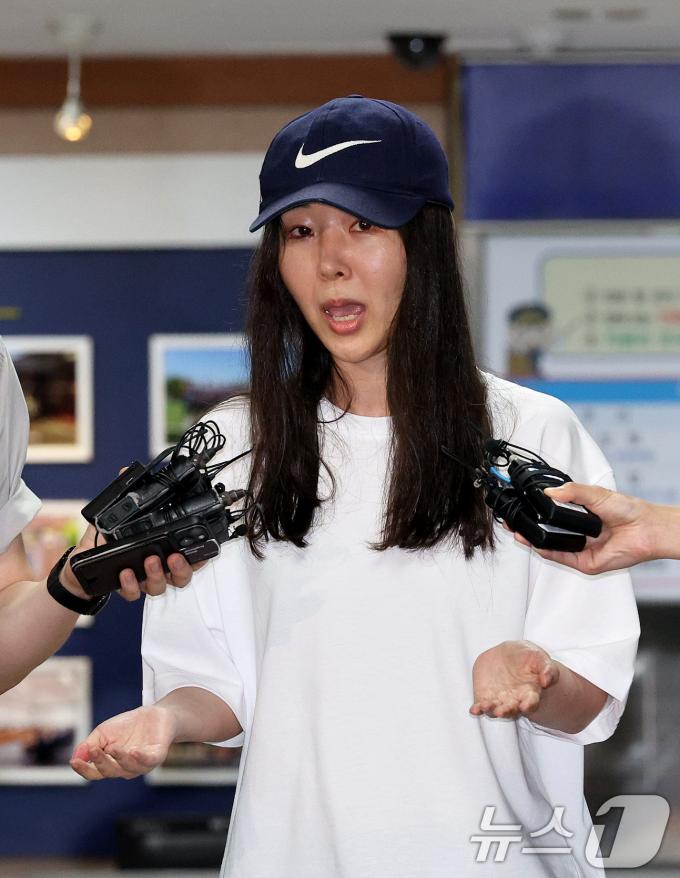 [사진] 경찰 조사 마친 민희진 어도어 대표