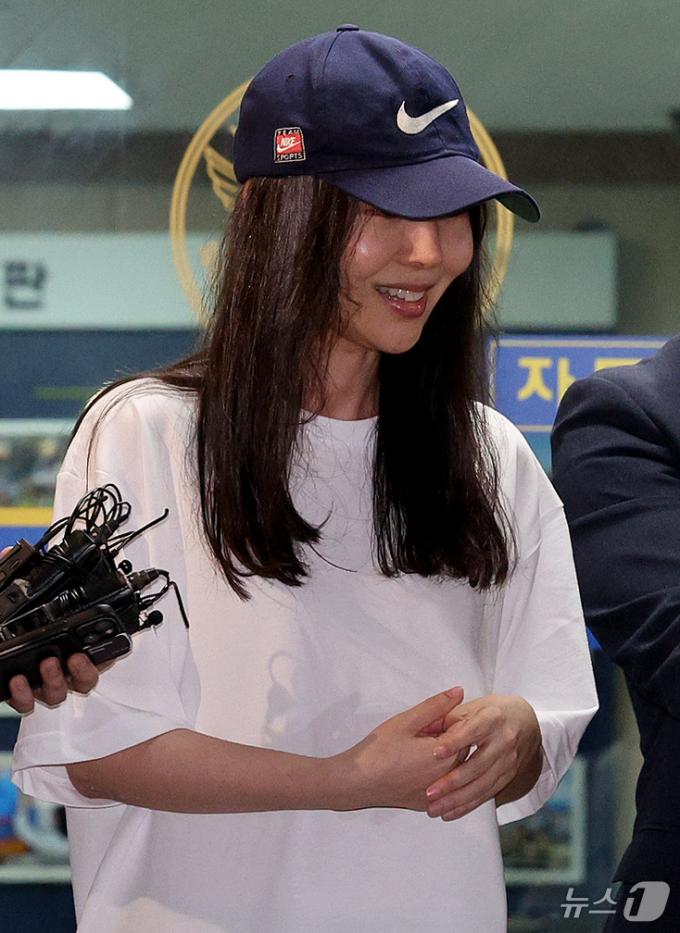 [사진] 경찰서 나서는 민희진