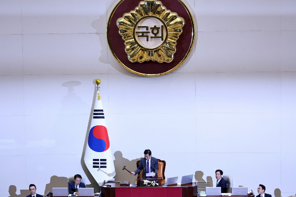 국민의힘이 해병대원 특검법에 재의요구권을 행사한 윤석열 대통령의 행동이 헌법적 절차에 따른 정당한 조치라는 의견을 밝혔다. 사진은 지난 5월28일 서울 여의도 국회의사당에서 채상병 특검법이 부결되는 모습. /사진=뉴스1