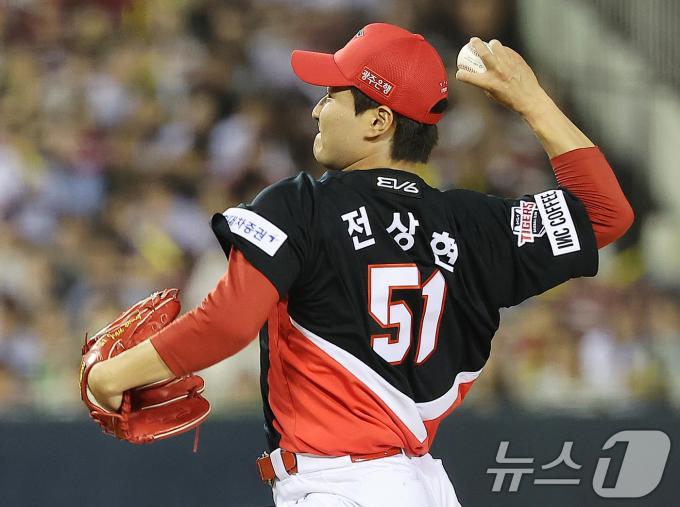 [사진] 9회말 등판한 전상현