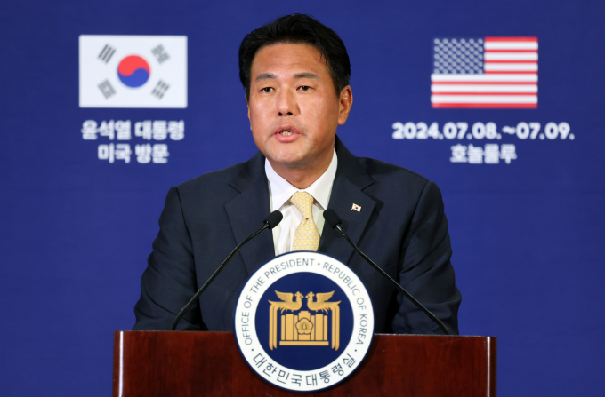 대통령실이 북대서양조약기구(NATO·나토)를 계기로 한·미 정상회담을 추진 중임을 알렸다. 사진은 김태효 국가안보실 제1차장이 지난 8일(현지시각) 미국 하와이 힐튼하와이안빌리지에 마련된 한국 프레스센터에서 윤석열 대통령의 하와이 방문 관련 브리핑을 하는 모습. /사진=뉴시스