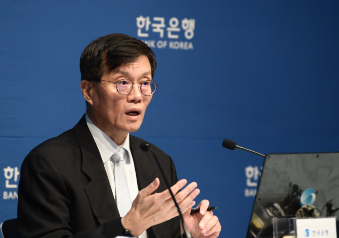  사진은 이창용 한국은행 총재가 11일 서울 중구 한국은행에서 열린 통화정책방향 기자간담회에서 발언하고 있는 모습. /사진=뉴시스