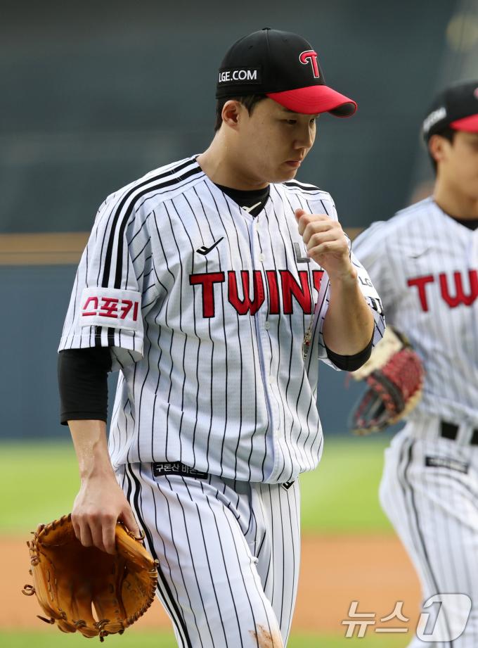 [사진] LG 임찬규, 1회 3실점