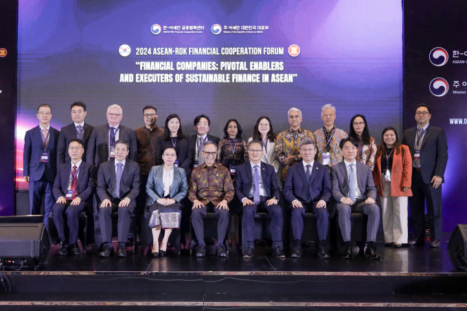 인도네시아 자카르타에서 열린 2024 한-아세안 금융협력포럼 참석자들이 기념촬영을 하고 있다./사진=기보