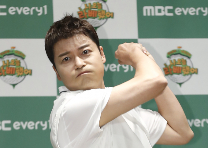  방송인 전현무가 결혼에 대한 생각을 밝혔다. 사진은 지난 5월 서울 중구 장충동 앰배서더 서울 풀만 호텔에서 열린 MBC 에브리원 '나 오늘 라베했어'  제작발표회에 참석한 방송인 전현무. /사진=뉴스1