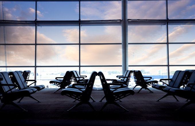 비행기 1등석 항공권을 산 뒤 전용 라운지만 이용하고 항공권을 취소하는 수법을 반복했던 공무원이 검찰 조사를 받고 있다. /사진=이미지투데이