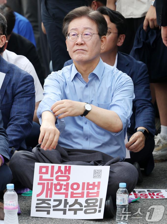 [사진] '거부권거부 범국민대회'에 참석한 이재명