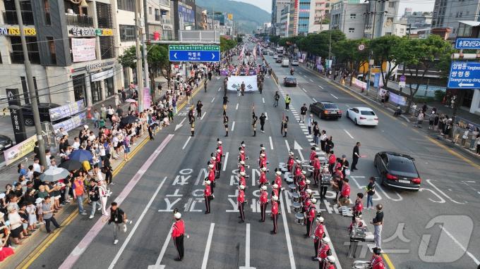 [사진] 세계 관악컨퍼런스 기념하는 퍼레이드
