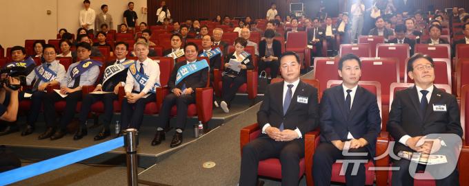 [사진] 한 자리에 모인 민주당 당대표·최고위원 후보들