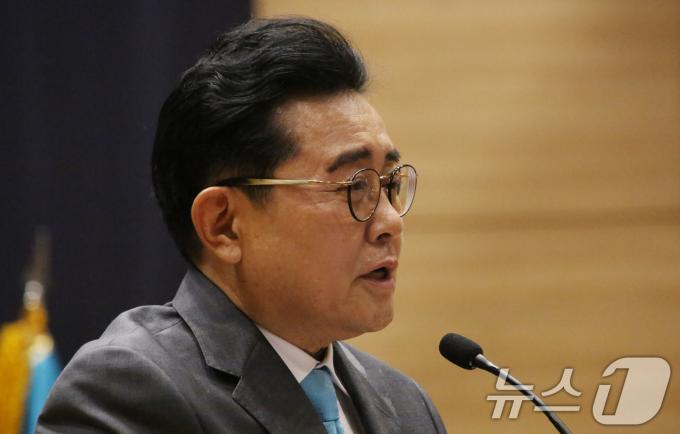 [사진] 소감 밝히는 전병헌 새로운미래 신임 당대표