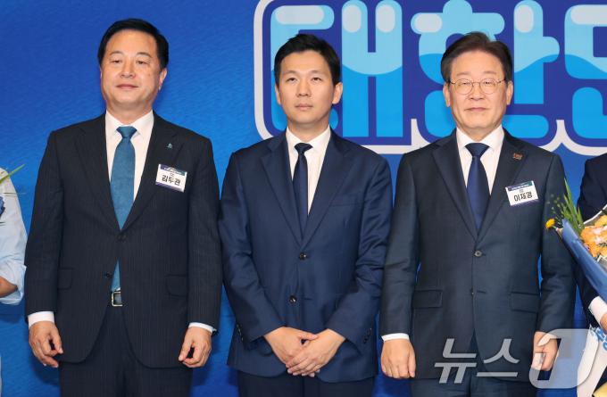 [사진] 한 자리에서 만난 민주당 당대표 후보