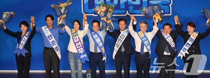 [사진] 예비경선서 확정된 민주당 최고위원 후보들